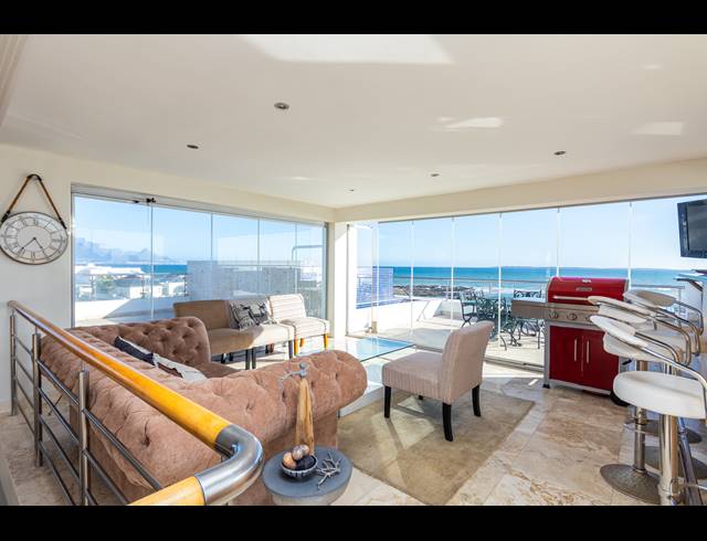 6 BEDROOM HOUSE FOR SALE IN BLOUBERGSTRAND